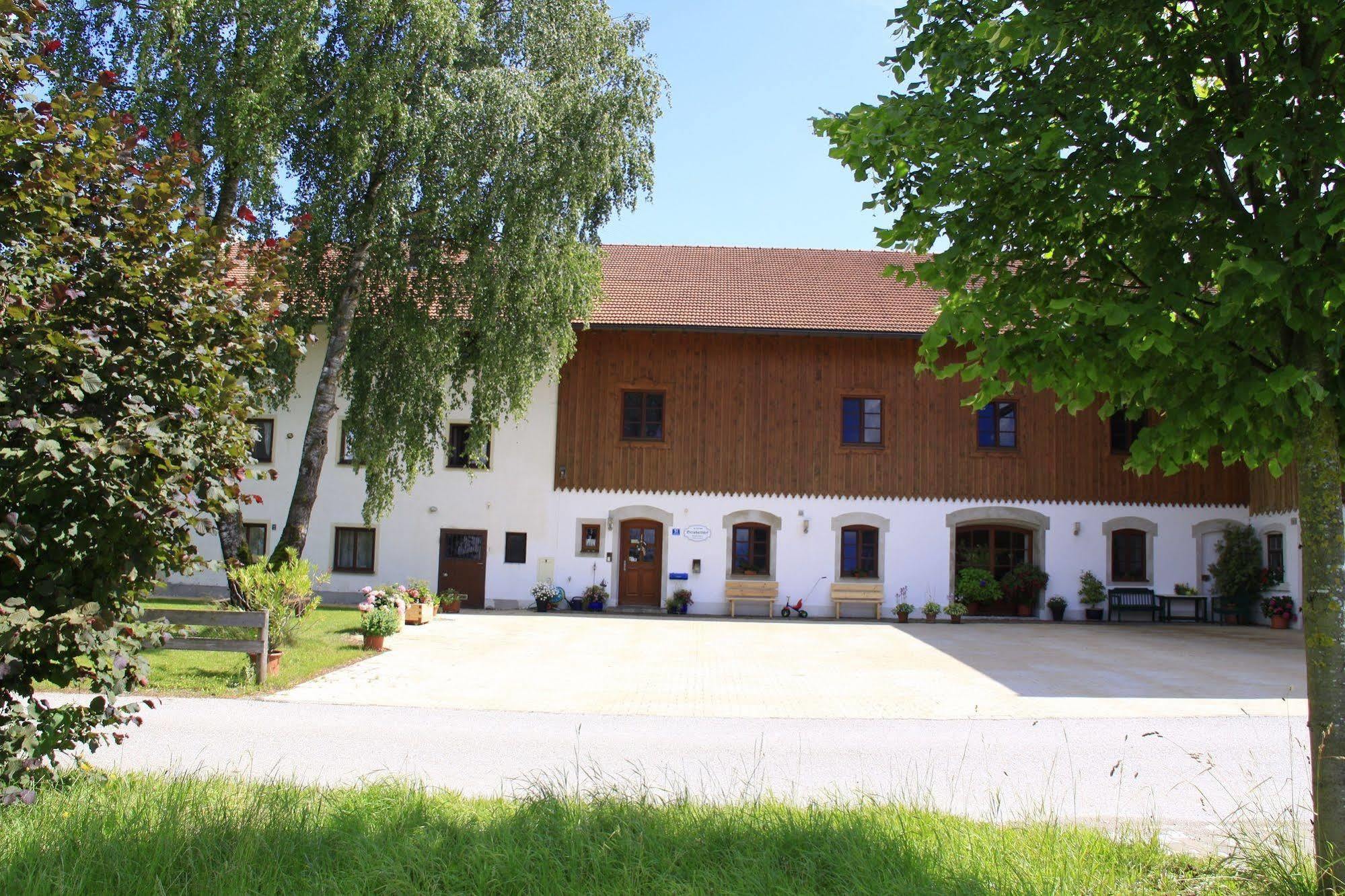 Pension Bernhardhof Otterfing Ngoại thất bức ảnh