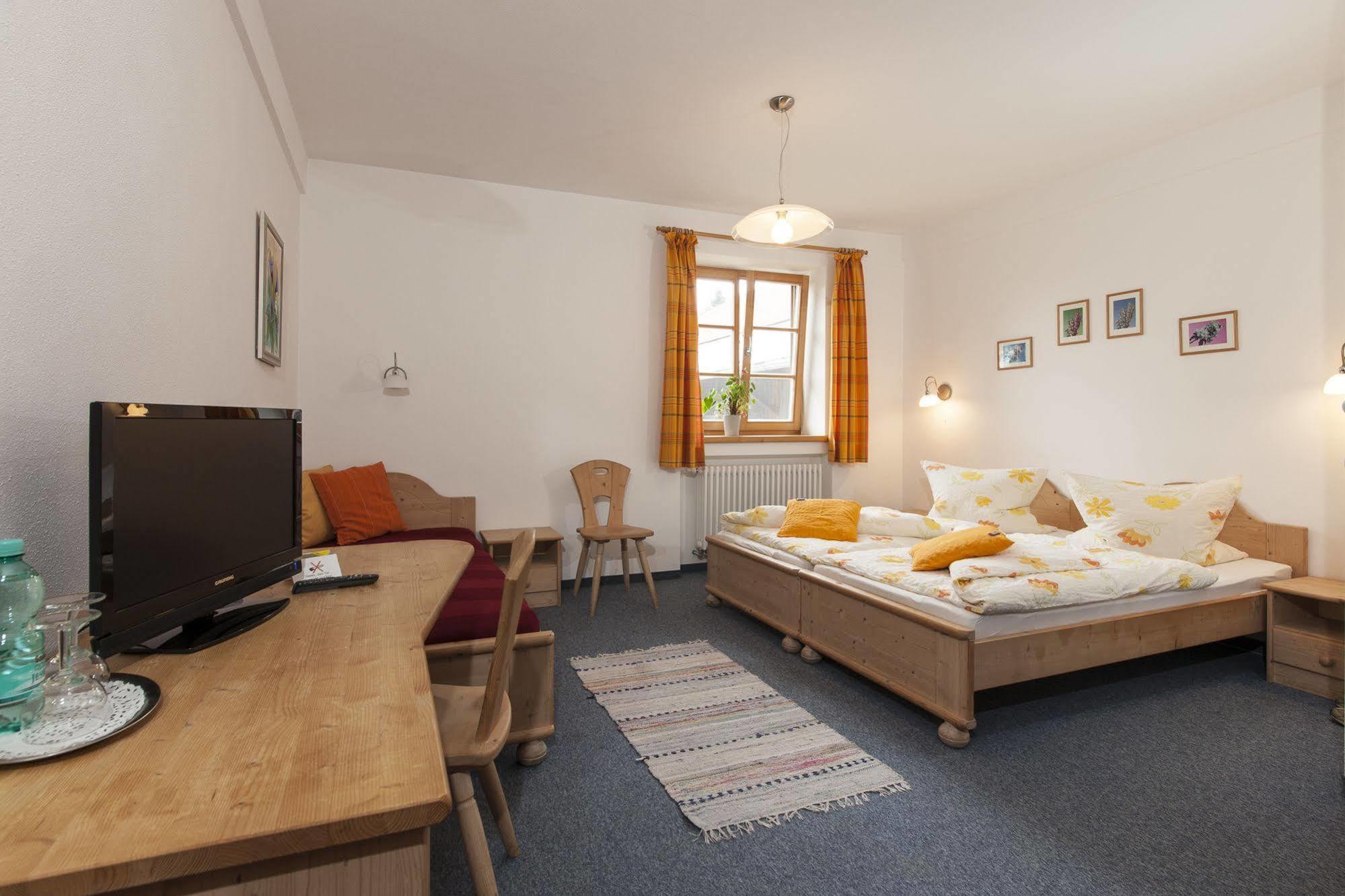 Pension Bernhardhof Otterfing Ngoại thất bức ảnh